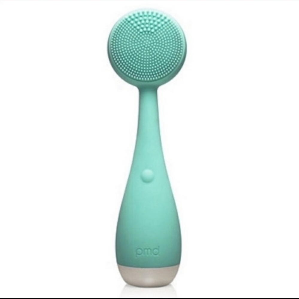PMD Clean smart facial cleansing tool